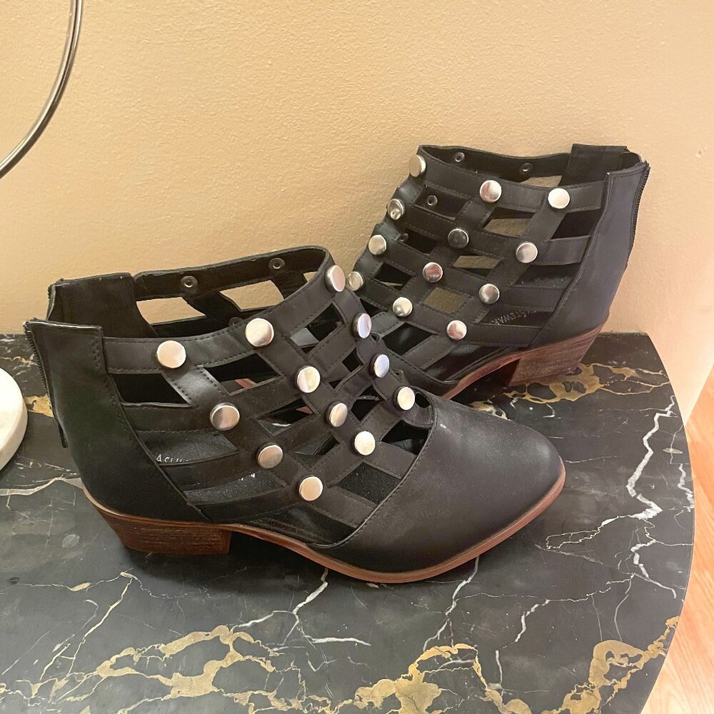 Ashley Stewart Ankle Booties 8W